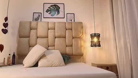 Snapshot of elizawiliamst chatting on 09.23.25 Eliza online show from 09.23.25