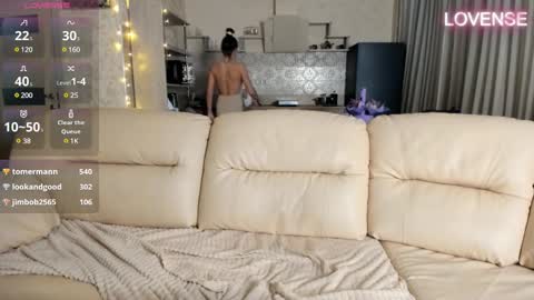 Eliz                               online show from 02.04.25