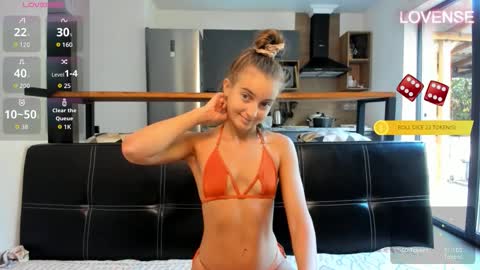 Snapshot of elizsweet chatting on 10.11.25 Eliz online show from 10.11.25