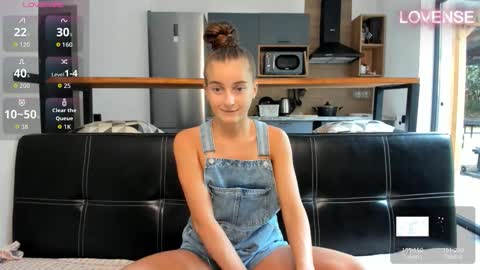 Snapshot of elizsweet chatting on 10.25.25 Eliz online show from 10.25.25