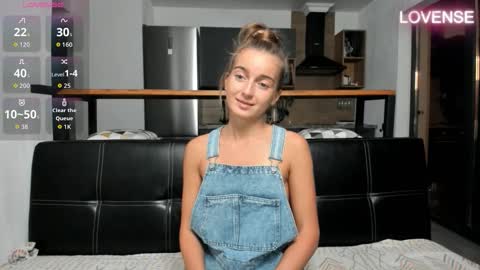 Snapshot of elizsweet chatting on 11.04.25 Eliz online show from 11.04.25