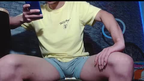 Snapshot of eljeorge_hott chatting on 12.04.24 JORGE BENITEZ online show from 12.04.24