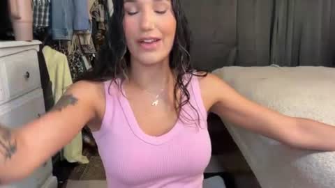 Snapshot of ella2sweet chatting on 06.16.26 Ella online show from 06.16.26