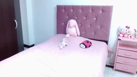 Ella  online show from 02.25.25