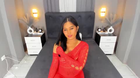 Snapshot of ella______ chatting on 12.03.24 Ella online show from 12.03.24