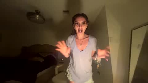 ella_ella_ella_ay online show from 11.26.25