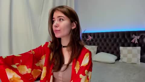 Ella Mayers online show from 02.03.25