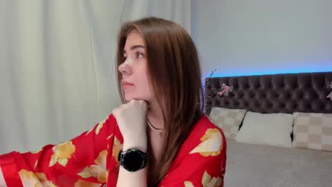 Ella Mayers online show from 02.04.25