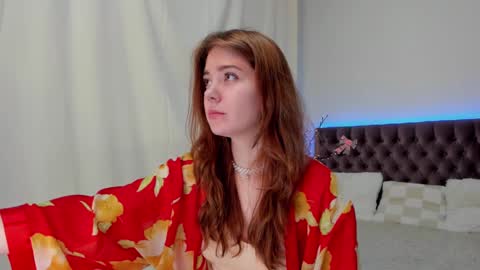 Ella Mayers online show from 02.16.25