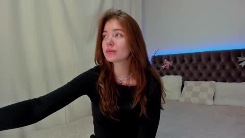 Ella Mayers online show from 02.19.25