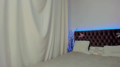 Ella Mayers online show from 02.22.25