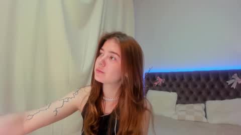 Ella Mayers online show from 03.03.25