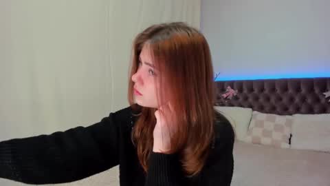 Ella Mayers online show from 03.09.25