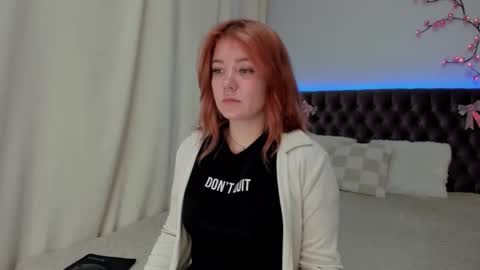 Ella Mayers online show from 09.22.25