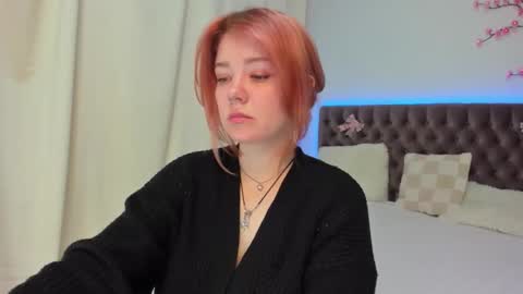 Ella Mayers online show from 10.18.25