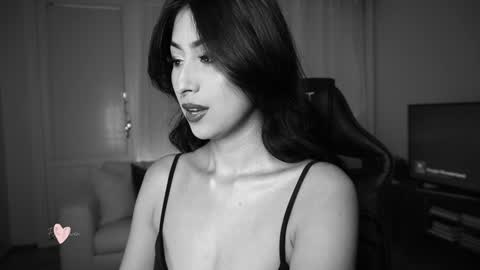 ELLA OWEN online show from 01.11.25