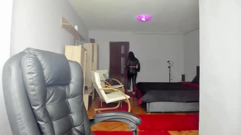 Ella online show from 10.30.25