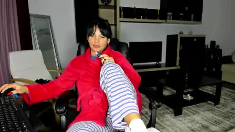 Ella online show from 04.10.26