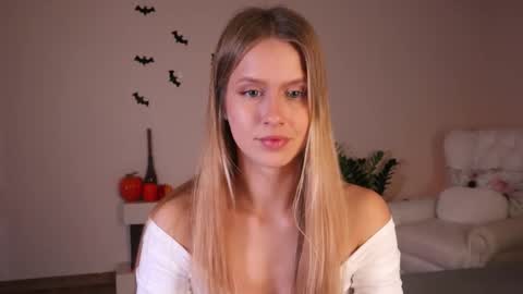 Ella online show from 11.02.25