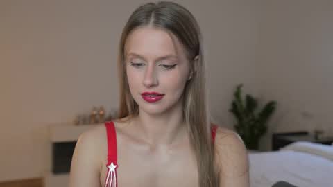 Ella online show from 06.04.26