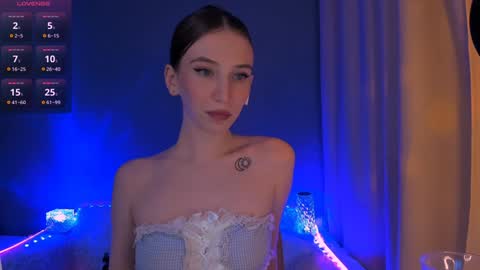 ellaamber online show from 12.23.24