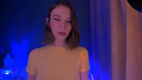 ellaamber online show from 09.10.25