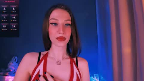 ellaamber online show from 12.14.25