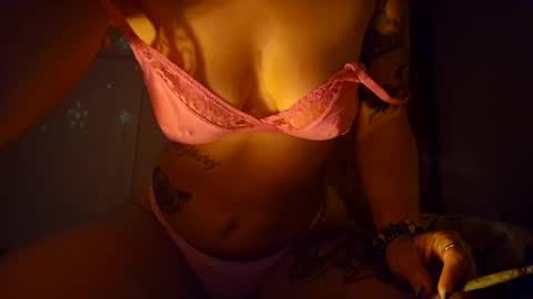 ellababy94 online show from 10.25.25