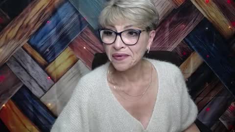 Snapshot of ellabonito chatting on 10.03.25 EllaBonito online show from 10.03.25