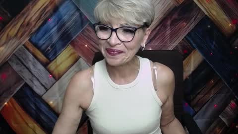 Snapshot of ellabonito chatting on 10.09.25 EllaBonito online show from 10.09.25