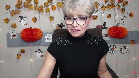 Snapshot of ellabonito chatting on 10.22.25 EllaBonito online show from 10.22.25