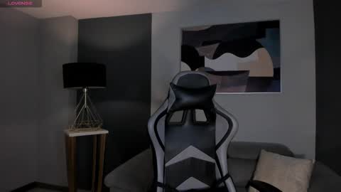 Snapshot of ellaclark chatting on 09.28.25 EllaClark online show from 09.28.25