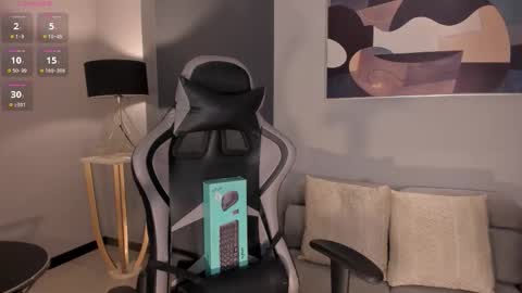 Snapshot of ellaclark chatting on 10.13.25 EllaClark online show from 10.13.25