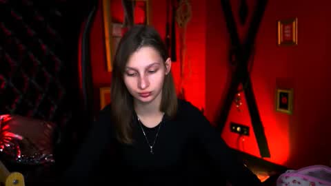 Snapshot of ellahorton chatting on 11.09.25 Ella online show from 11.09.25