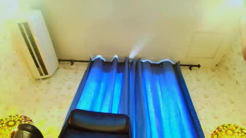 Snapshot of ellajanes chatting on 09.09.25 ellajanes online show from 09.09.25