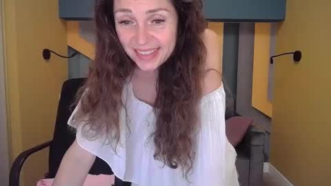 EllaLongs online show from 12.08.24