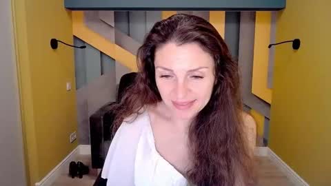 EllaLongs online show from 02.16.25