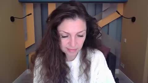 EllaLongs online show from 11.19.25