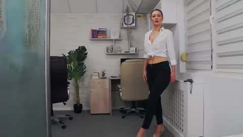 Snapshot of ellamilf chatting on 11.28.25 online show from 11.28.25