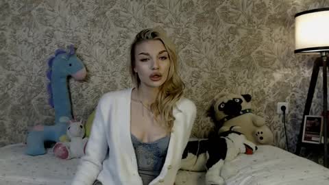 ellamilla online show from 11.21.25