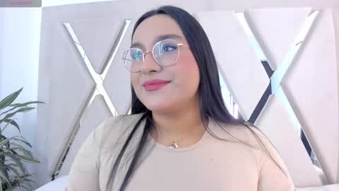 Snapshot of ellamontoya chatting on 02.07.26 Ella online show from 02.07.26