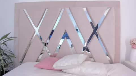 Snapshot of ellamontoya chatting on 02.09.26 Ella online show from 02.09.26