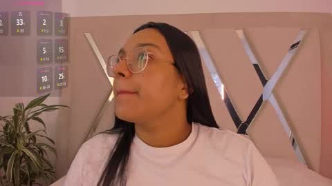 Snapshot of ellamontoya chatting on 02.22.26 Ella online show from 02.22.26