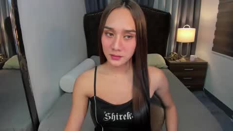 Snapshot of ellats_18 chatting on 02.11.25 Sophia online show from 02.11.25