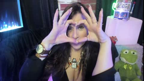 ELLE online show from 01.31.25