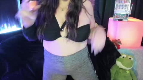 ELLE online show from 09.26.25