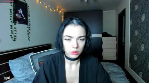 Snapshot of elle_blair chatting on 10.29.25 Luna online show from 10.29.25