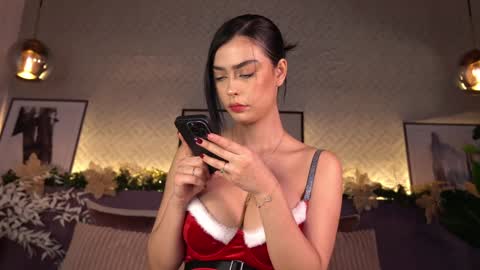 Elle Diane online show from 12.24.24