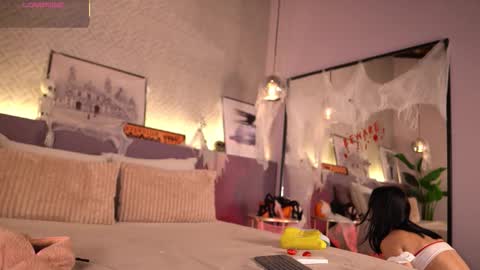 Elle Diane online show from 10.29.25