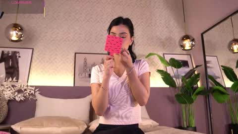 Elle Diane online show from 12.18.25